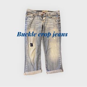 Buckle Crop Stretch Jeans